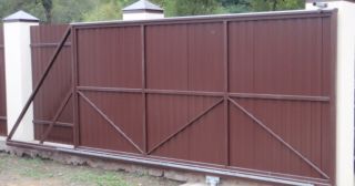 Купить откатные ворота из профнастила Элиста, цена от 1773 руб.