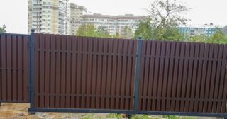 Купить распашные ворота из штакетника Элиста, цена от 2763 руб.